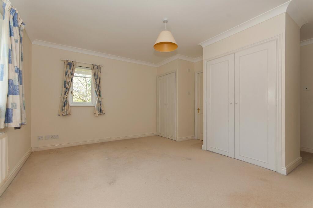 Apartment in Mole Valley, Tower Hill, Dorking - View 4