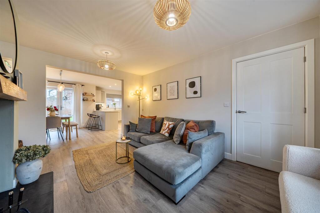 Cygnet Close, Whittington, Oswestry photo 5