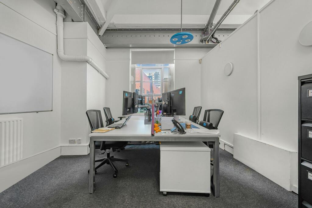 OFFICE 5.jpg