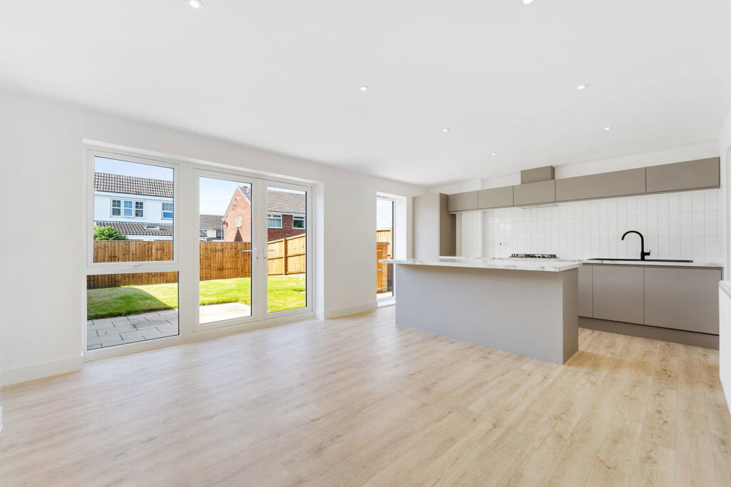 Tywnald Crescent, Widnes photo 3