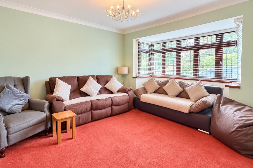 House in Hart, Moulsham Green, Yateley - View 5