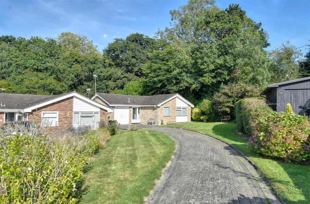 Haffenden Road, Tenterden photo 3