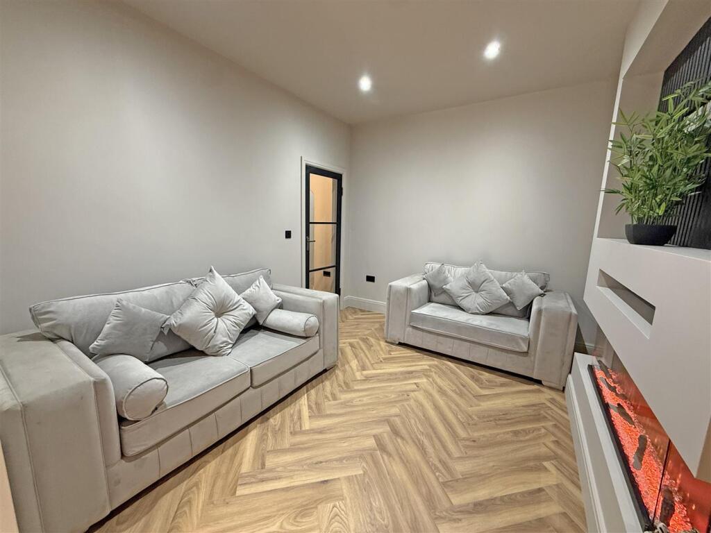House in North Tyneside, North East - View 4