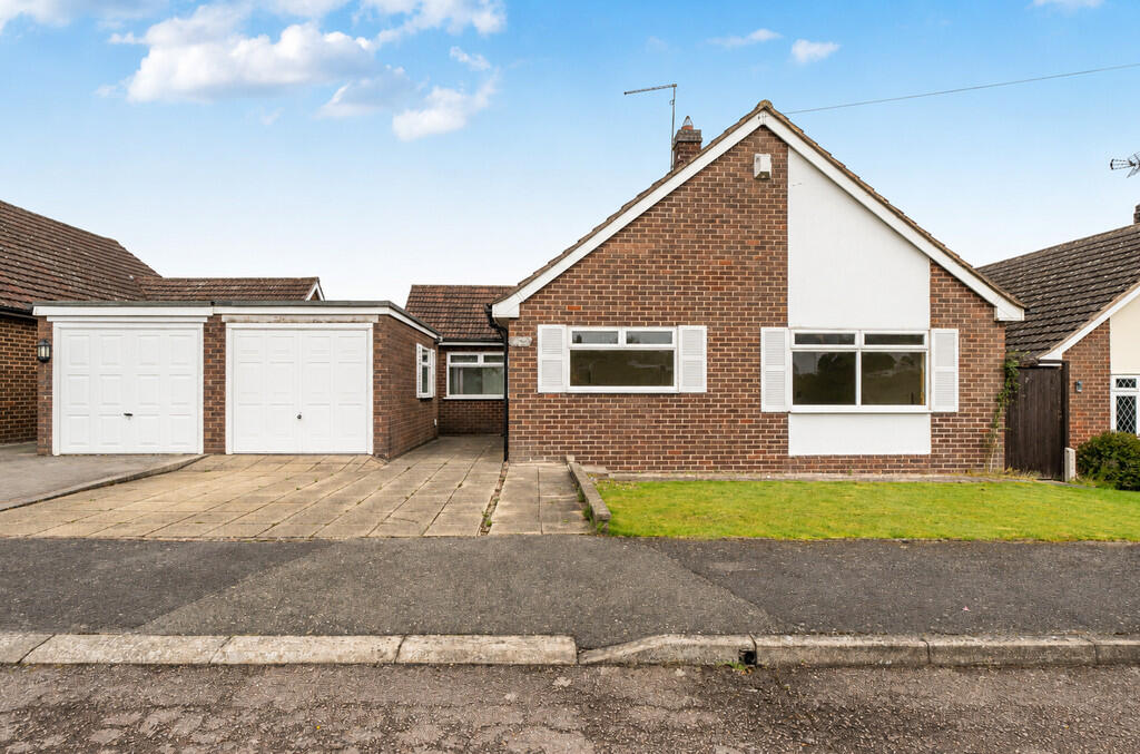 3-bed detached on South View Road, Long Lawford, £365,000