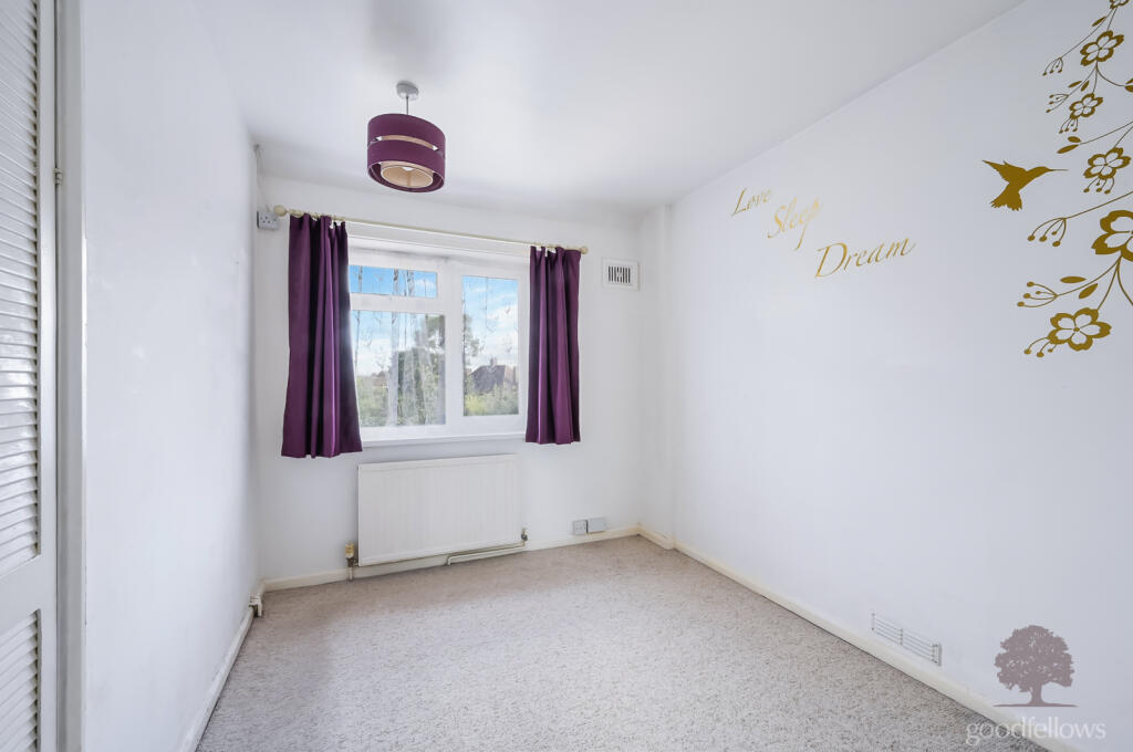 House in Sutton - View 5