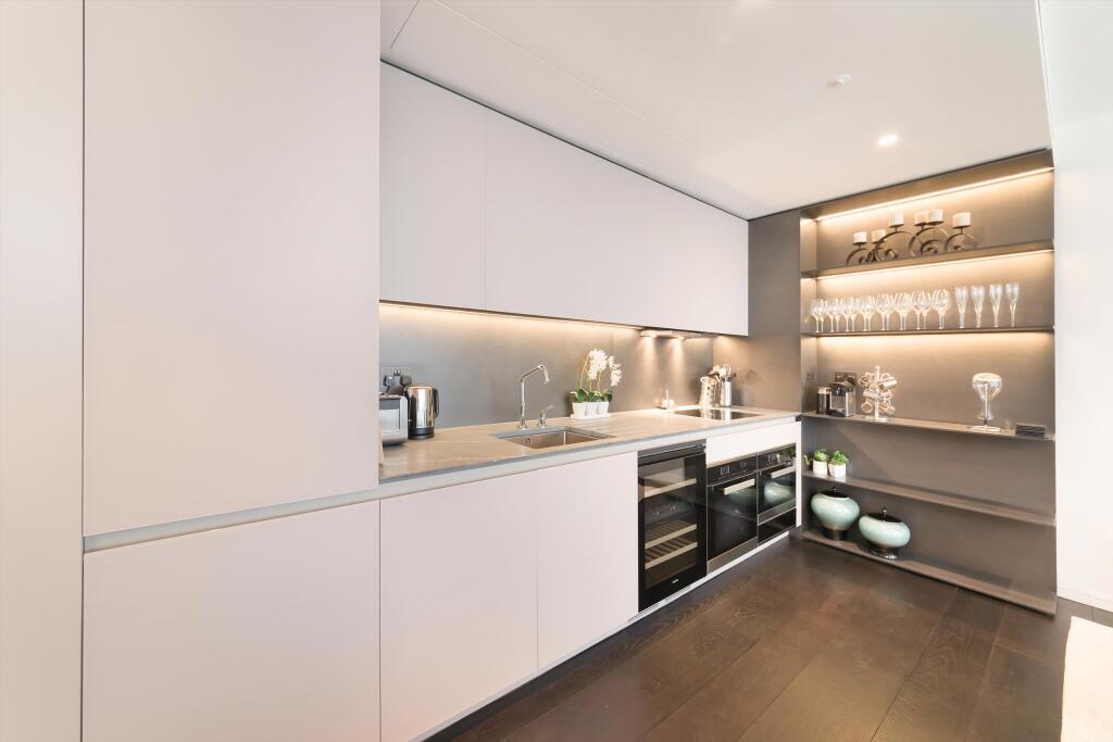 Apartment in London - View 2