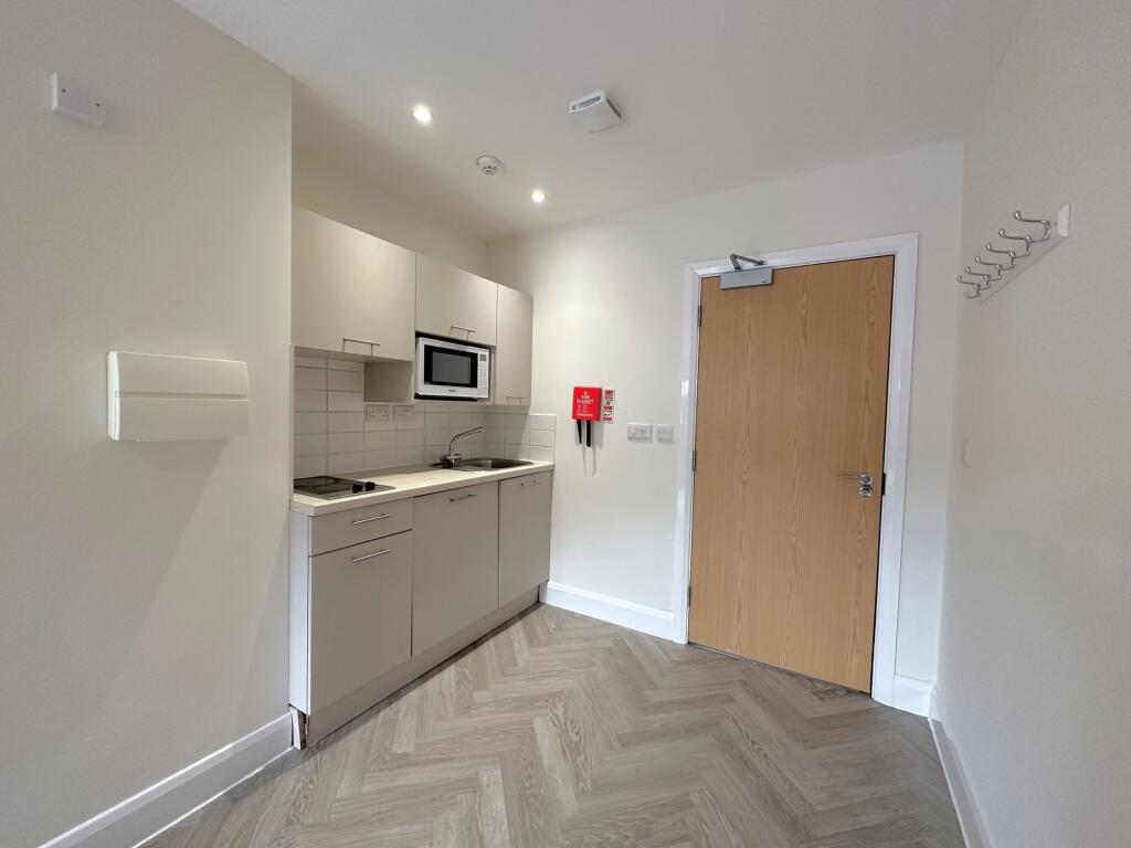 Apartment in Milton Keynes - View 4