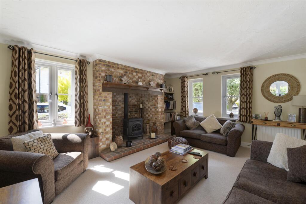 Goldings Close, Kings Hill, West Malling photo 4