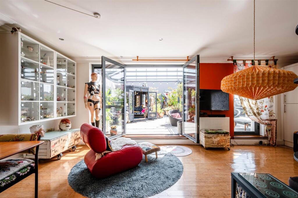 3-bed flat on Mentmore Terrace, E8, £950,000