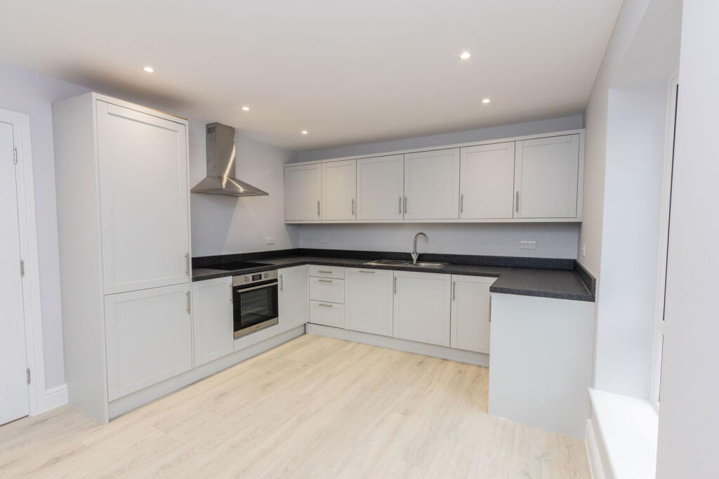 New Build In Central Position In Hawkhurst photo 2