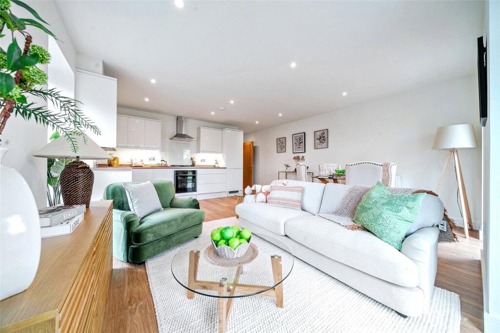 Main image of property: Apartment 9, Pavilion View, Swilgate Road, Tewkesbury, Gloucestershire, GL20