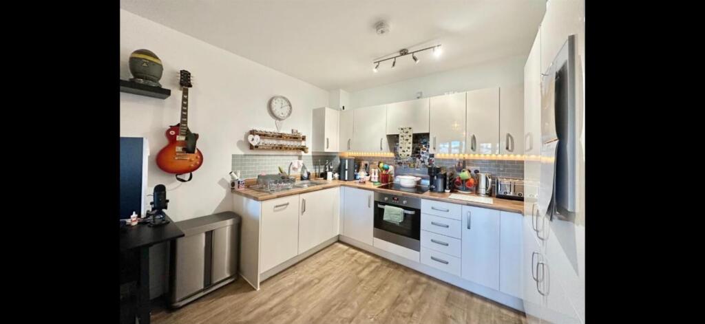 Apartment in Hayes - View 4