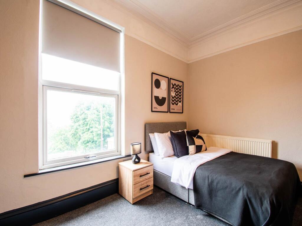 Main image of property: Cemetery Road (Room 2), Beeston, Leeds