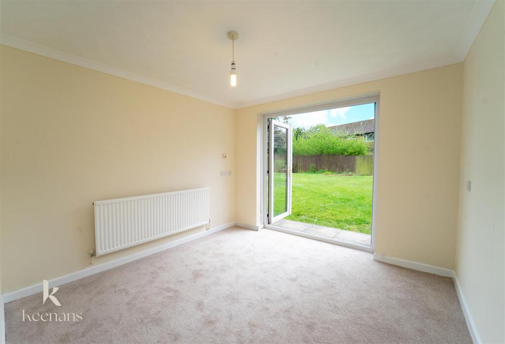 Pilkington Drive, Whitefield, Manchester photo 4