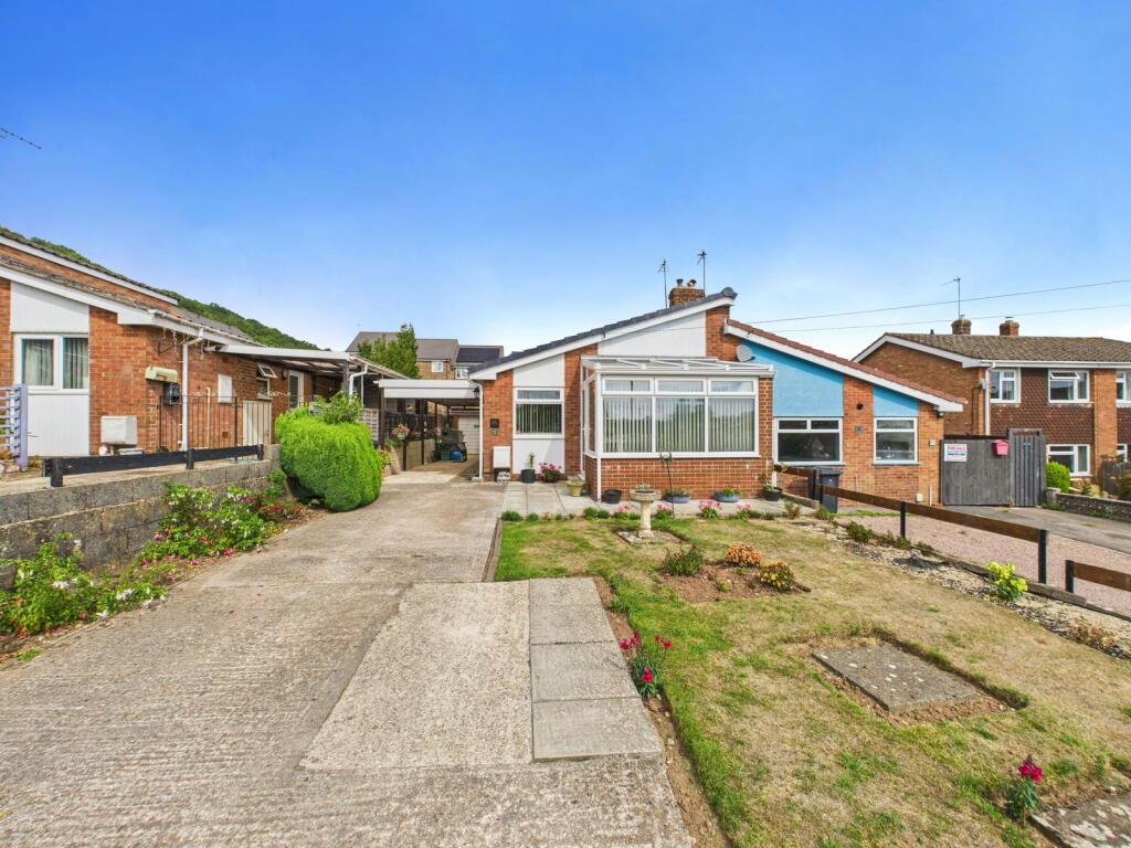 2-bed bungalow on The Crescent, Mitcheldean, £250,000