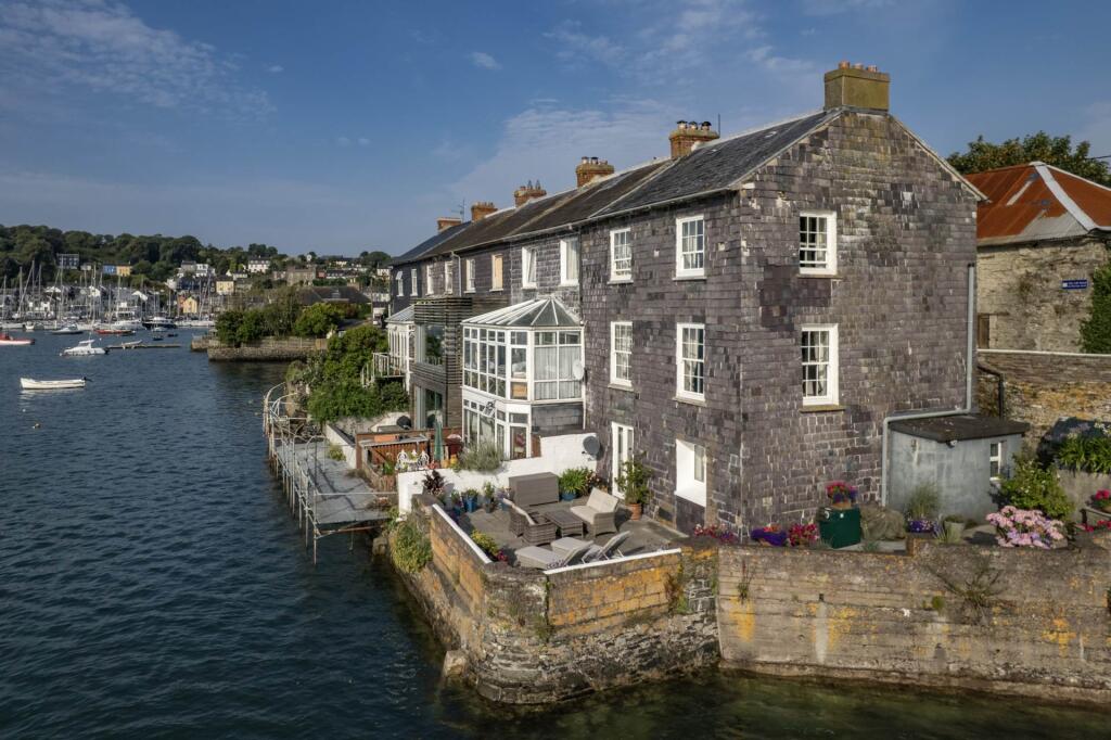 Main image of property: 5 The Terrace, Scilly, Kinsale, Co Cork, P17 P650