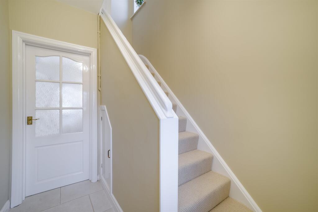 House in Newport, Usk - More