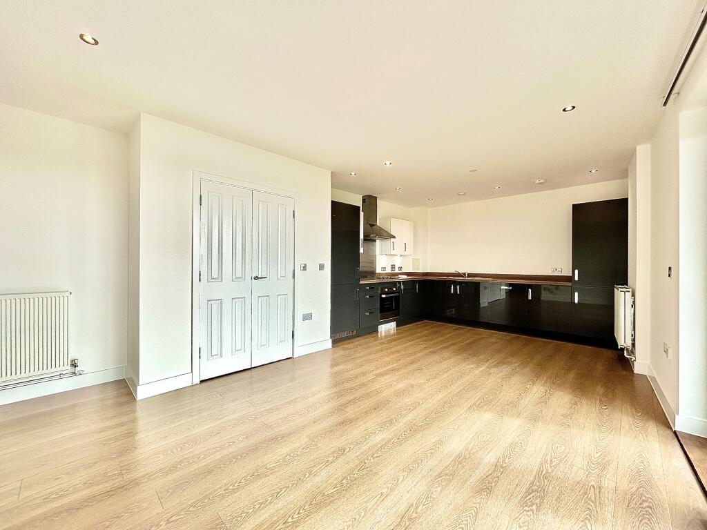 Main image of property: Lingfield Apartments, Parade Gardens, Chingford E4