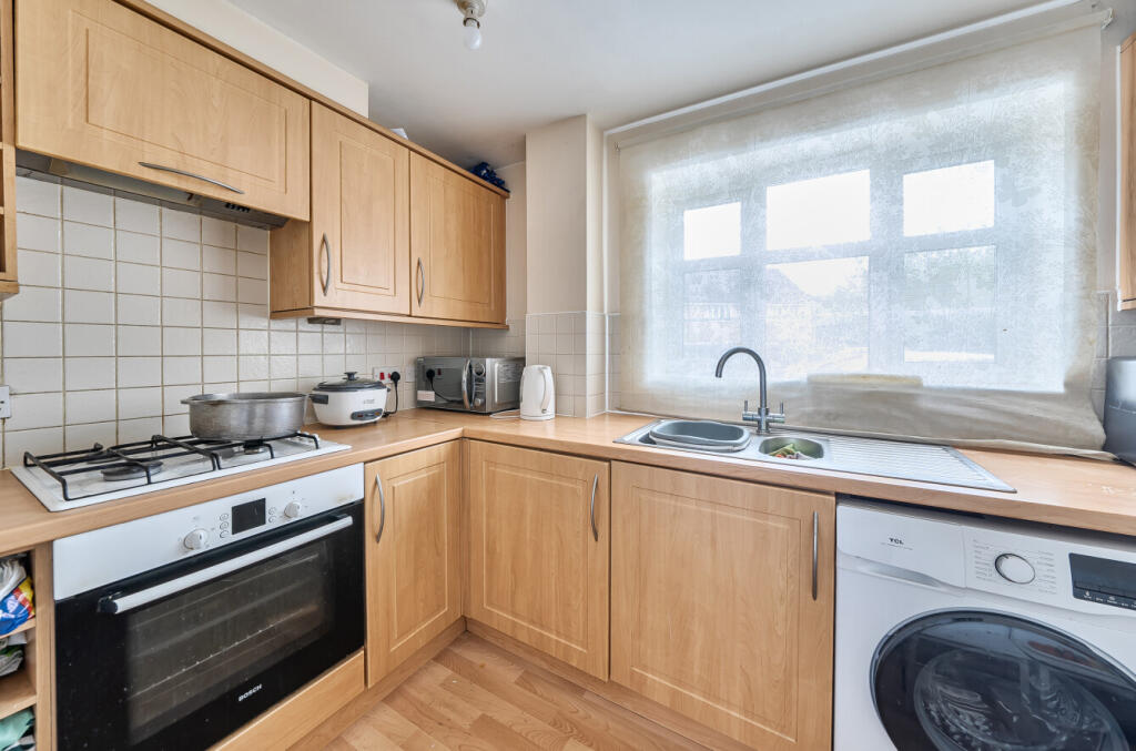 Frenchs Avenue, Dunstable, Bedfordshire photo 4