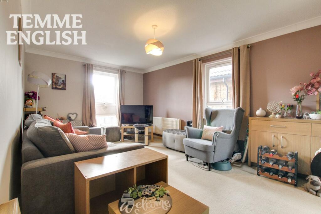 Apartment in Southend-on-Sea - View 5