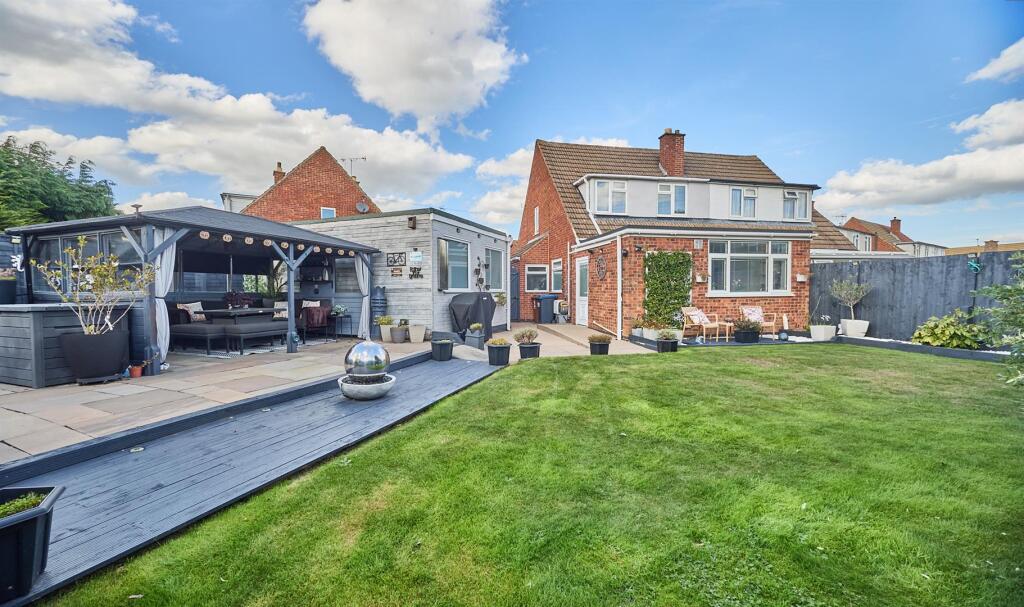 House in Hinckley and Bosworth, Barwell - View 2