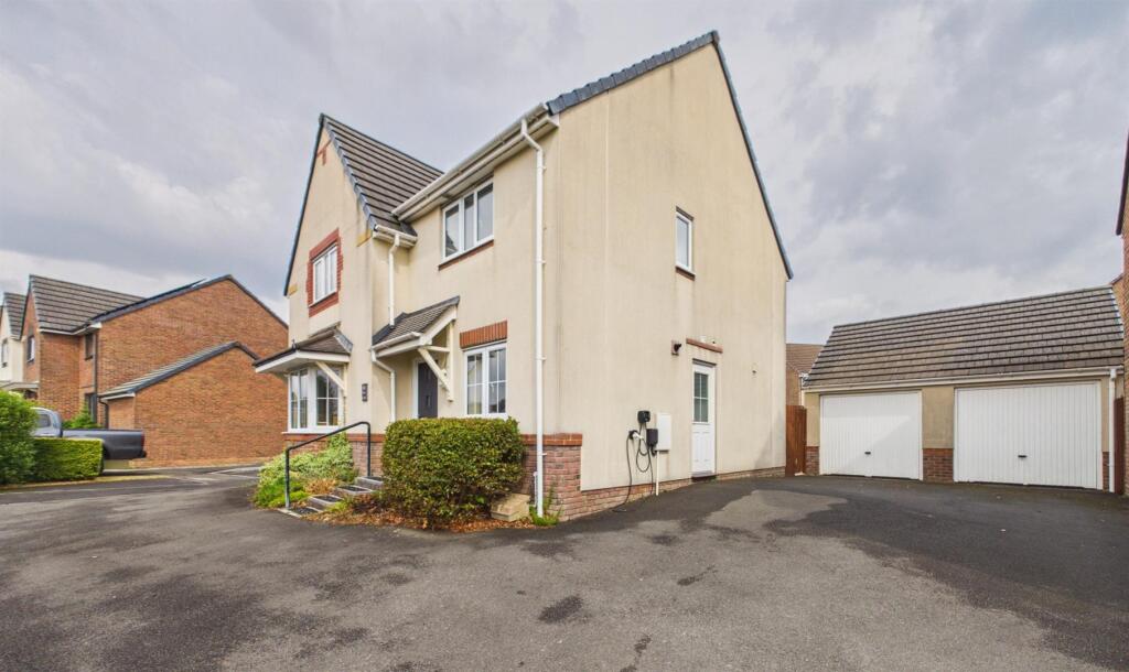 Main image of property: Bryn Uchaf, Bryn, Llanelli