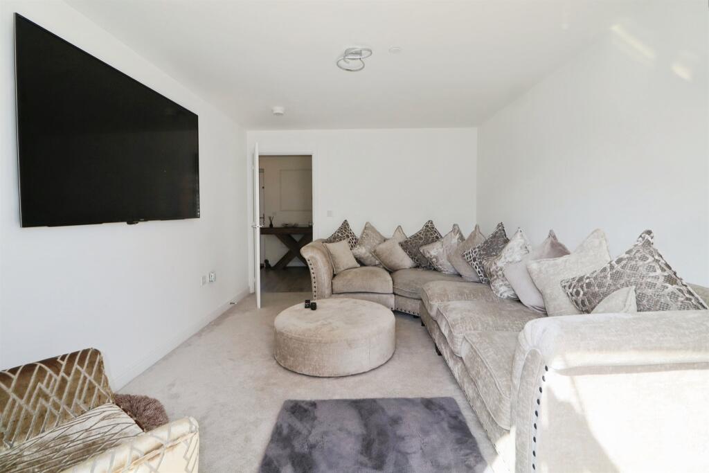 House in Cardiff, Sully and Lavernock - View 4