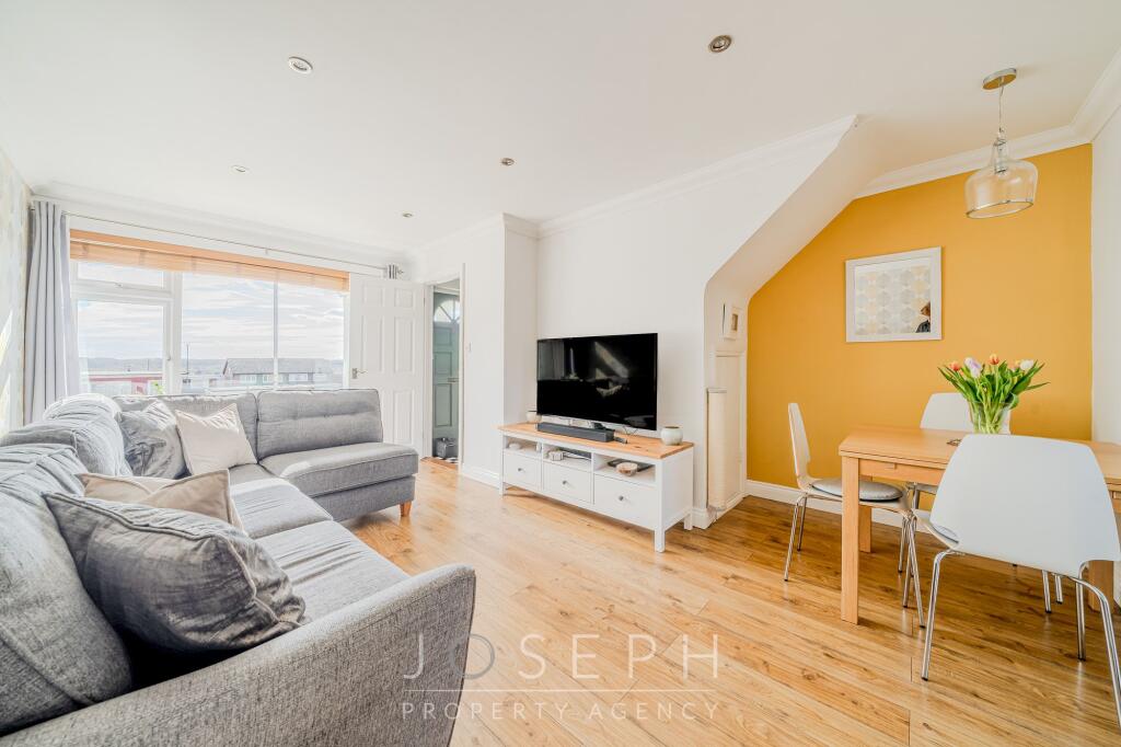 House in Ipswich, Belstead Hills - View 2