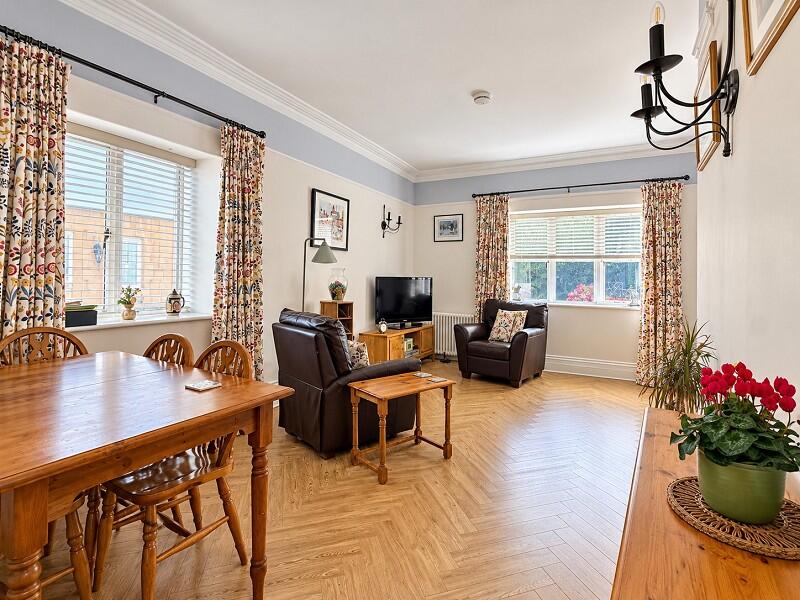 Apartment in Cardiff, Pont-y-Clun - View 3