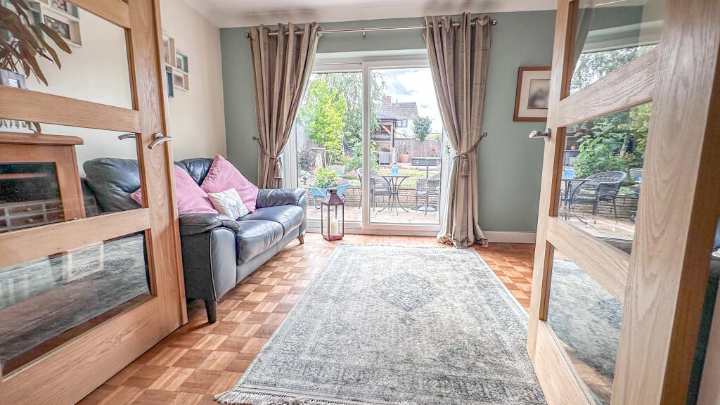 House in Highworth, Swindon - View 4