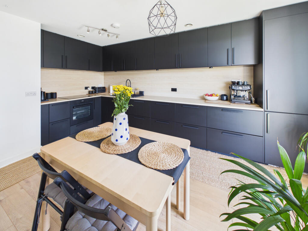 Apartment in Southampton, Ocean Village - More