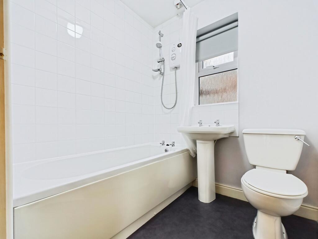 House in Harrogate - More