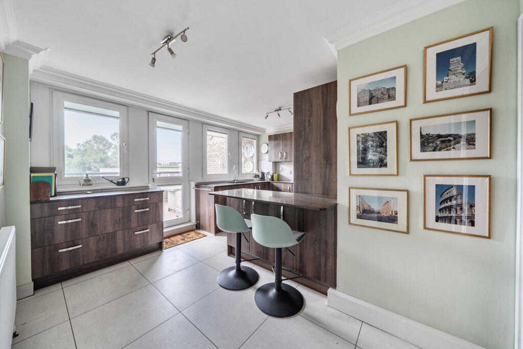 Apartment in London - More