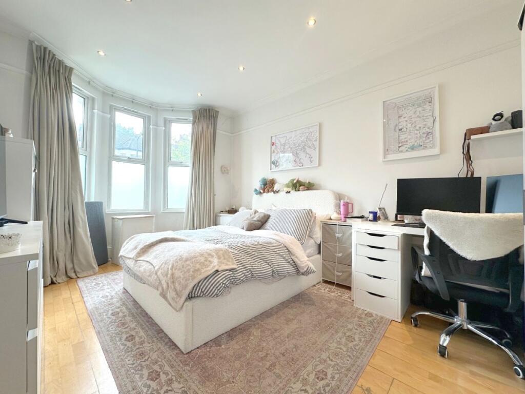 House in London - View 5