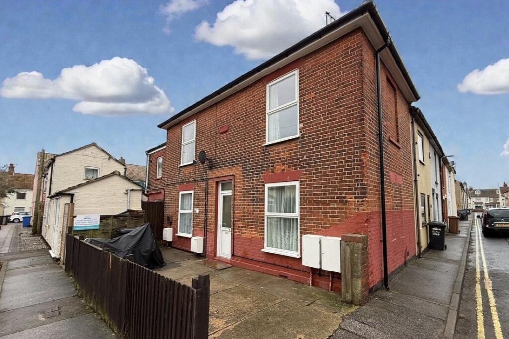 Main image of property: 40 Alma Road, NR32 2EA