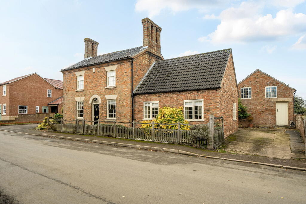 4-bed detached on Chapel Street, Barkestone, Nottingham, NG13 0HE, £795,000