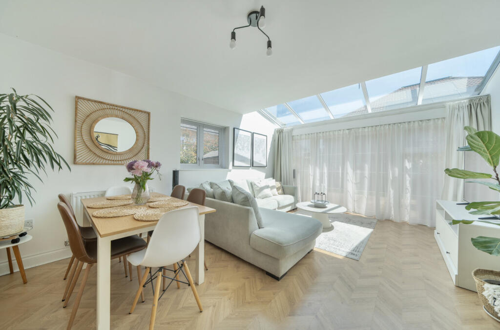 Harris Close, Orpington, BR5 - View 3