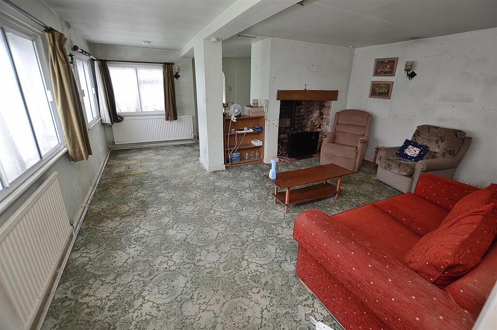 Beckside, 51 High Street, Coningsby - More