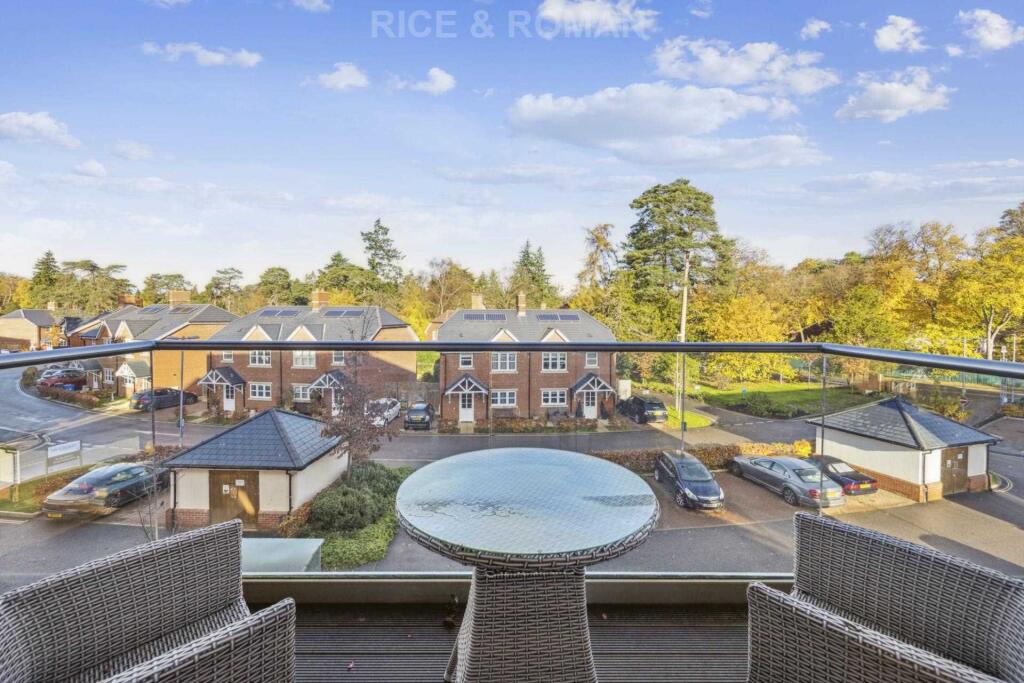 2-bed other on 38 Mulberry House, £350,000