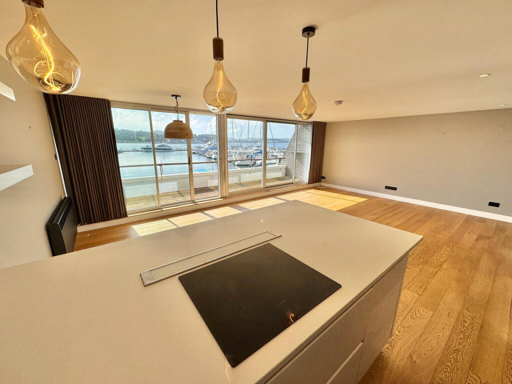 Apartment in Plymouth - View 4