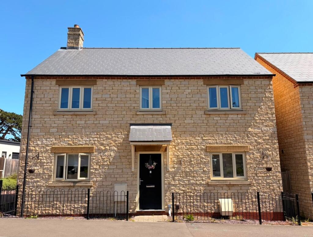 Main image of property: North Street, Raunds NN9 6HX