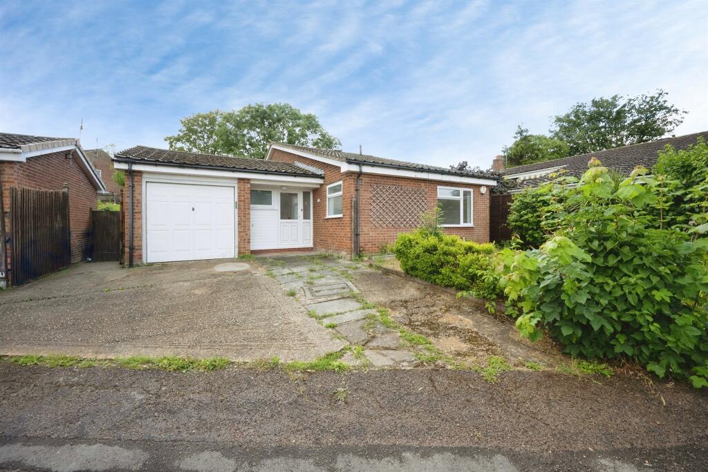 Main image of property: Alwins Field, Linslade, Leighton Buzzard