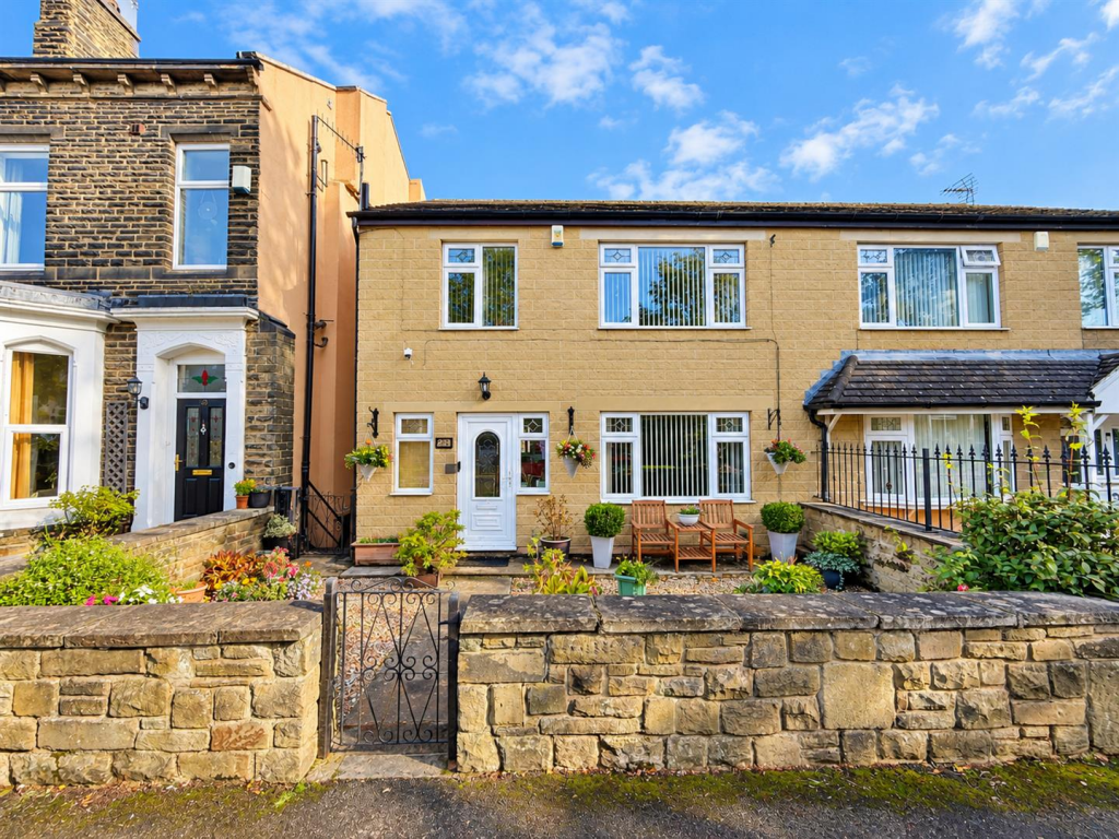 Main image of property: The Grove, Idle, BD10