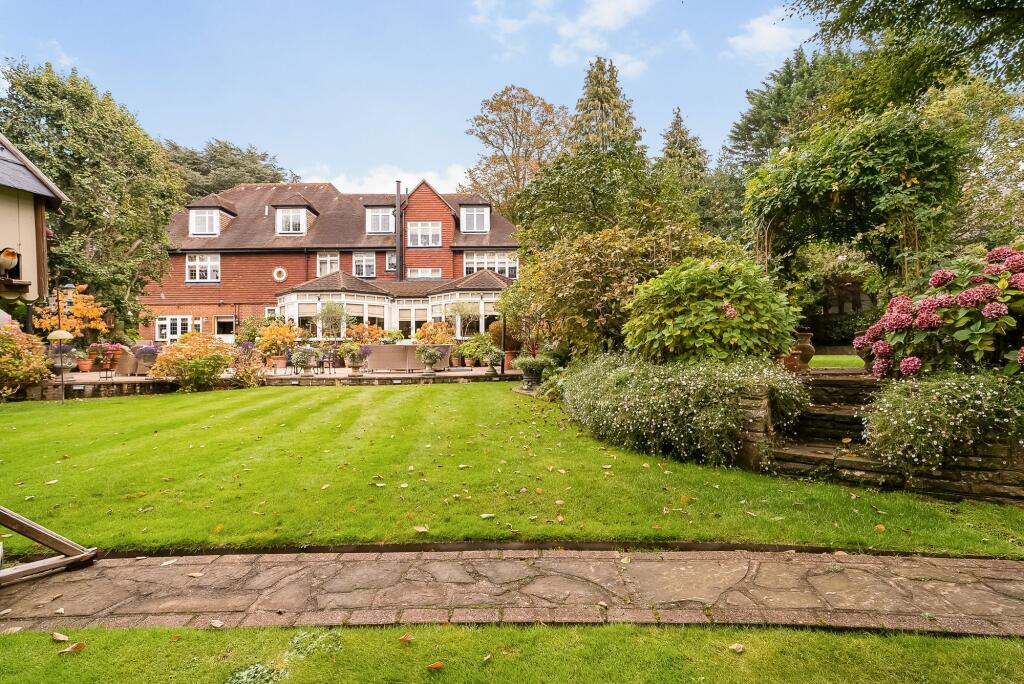 Woodcote Park Avenue, Purley, CR8 photo 3