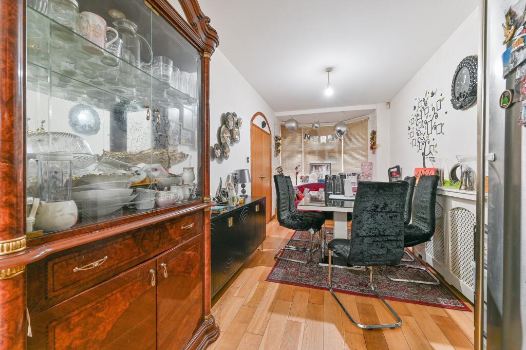 House in London - View 5