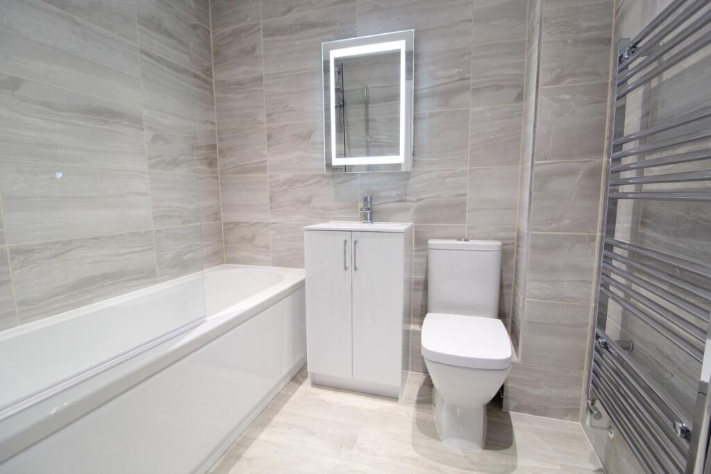 Apartment in Castle Point, Hadleigh - More