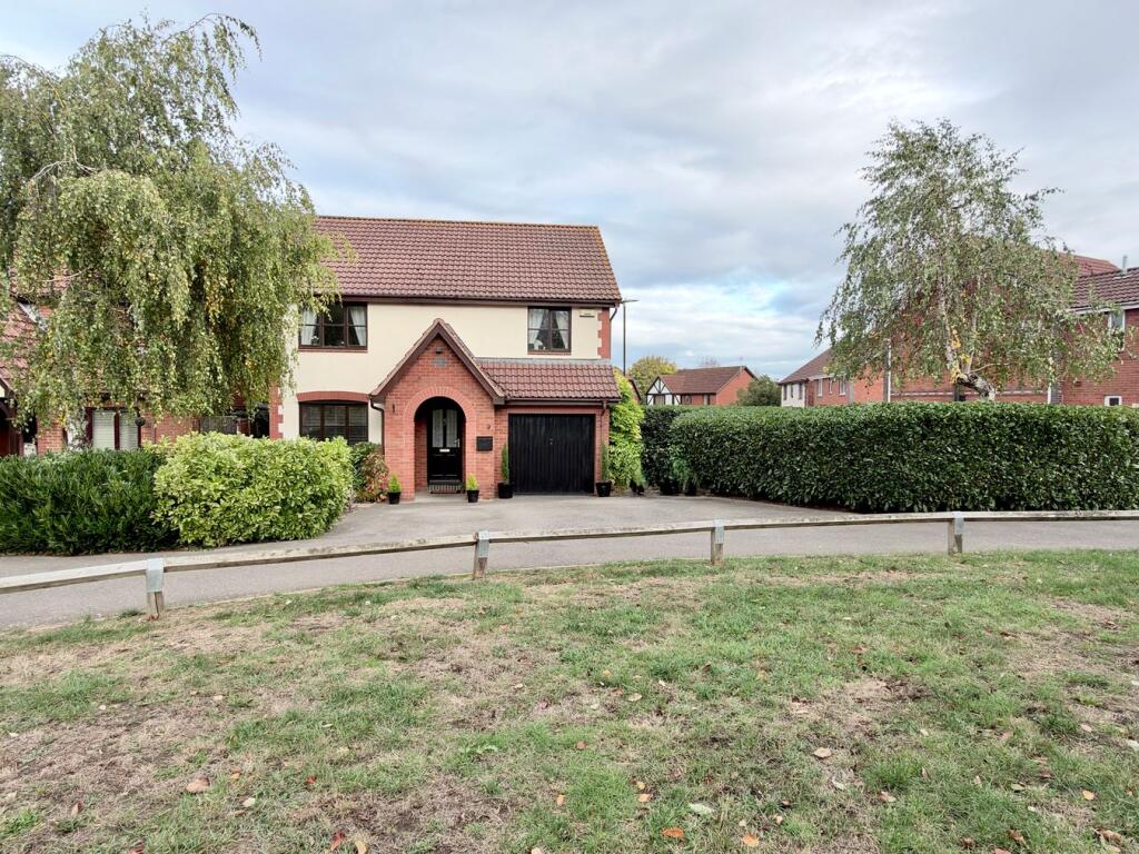 4-bed detached on Courtney Close, Tewkesbury, GL20, £425,000