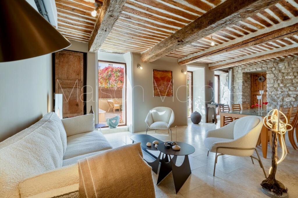 Main image of property: Provence-Alps-Cote d`Azur, Vaucluse, Rustrel