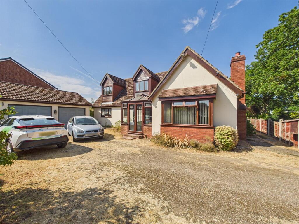 Main image of property: Crow Park, South Hykeham, Lincoln