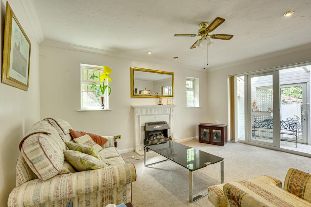 House in Rochford, Rayleigh - View 5